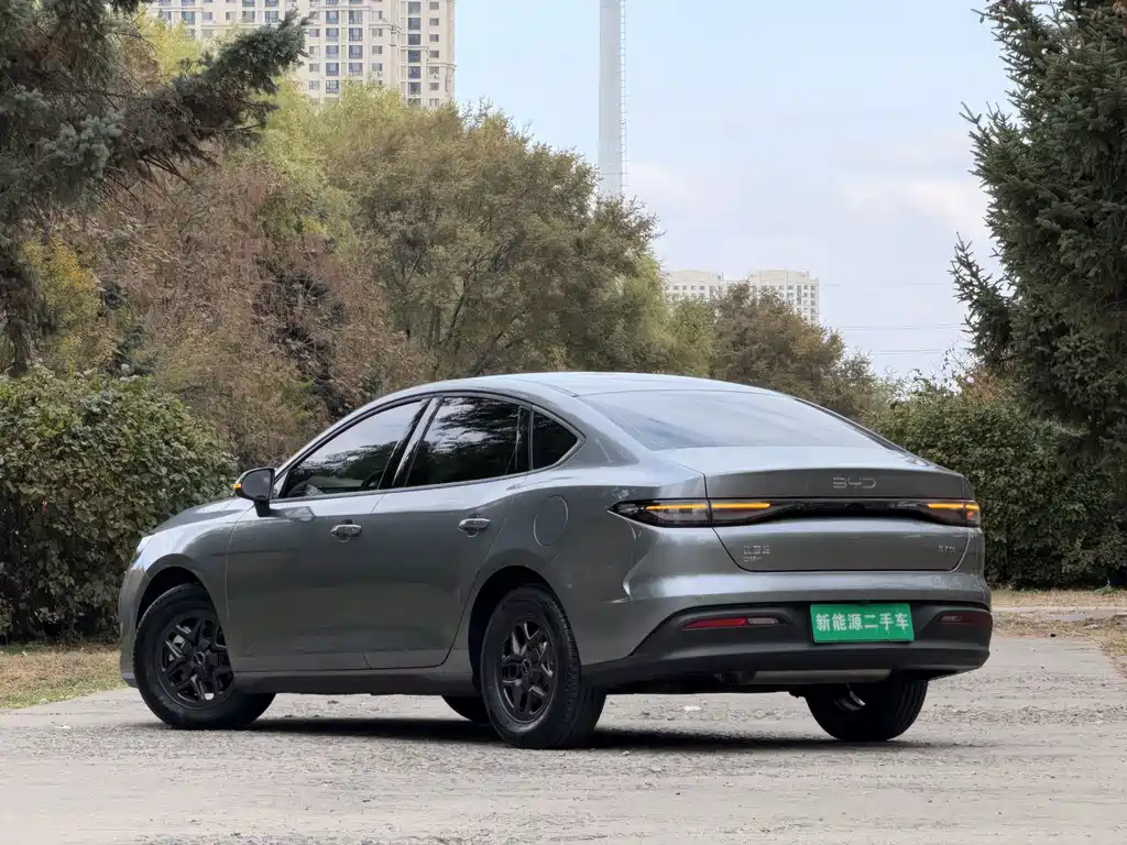 BYD Seal 05 DM-i — фото 6