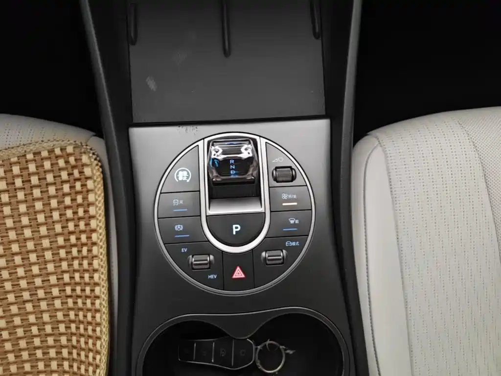 BYD Seal 05 DM-i — фото 13