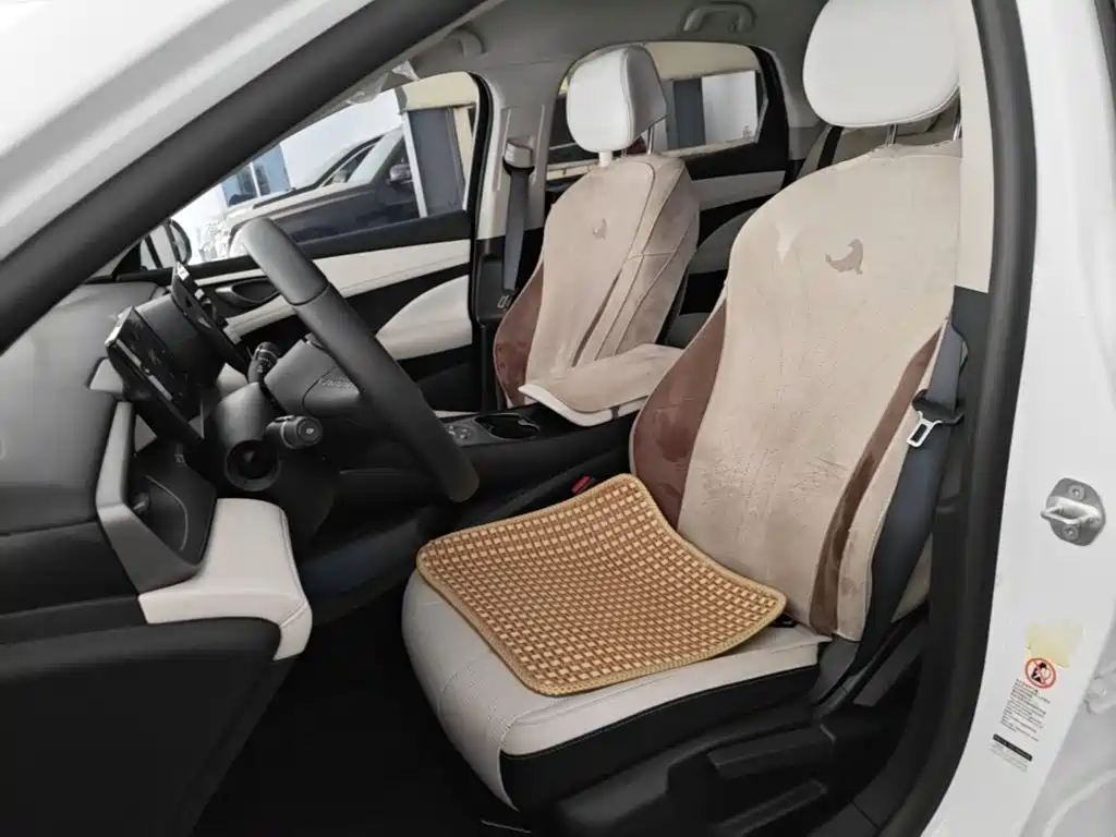 BYD Seal 05 DM-i — фото 14