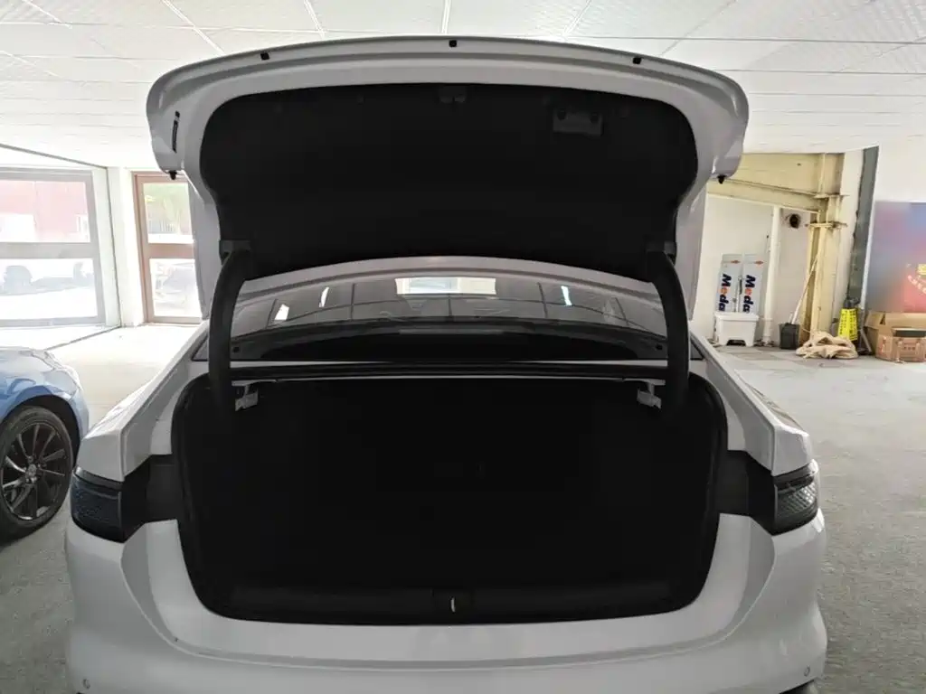 BYD Seal 05 DM-i — фото 18