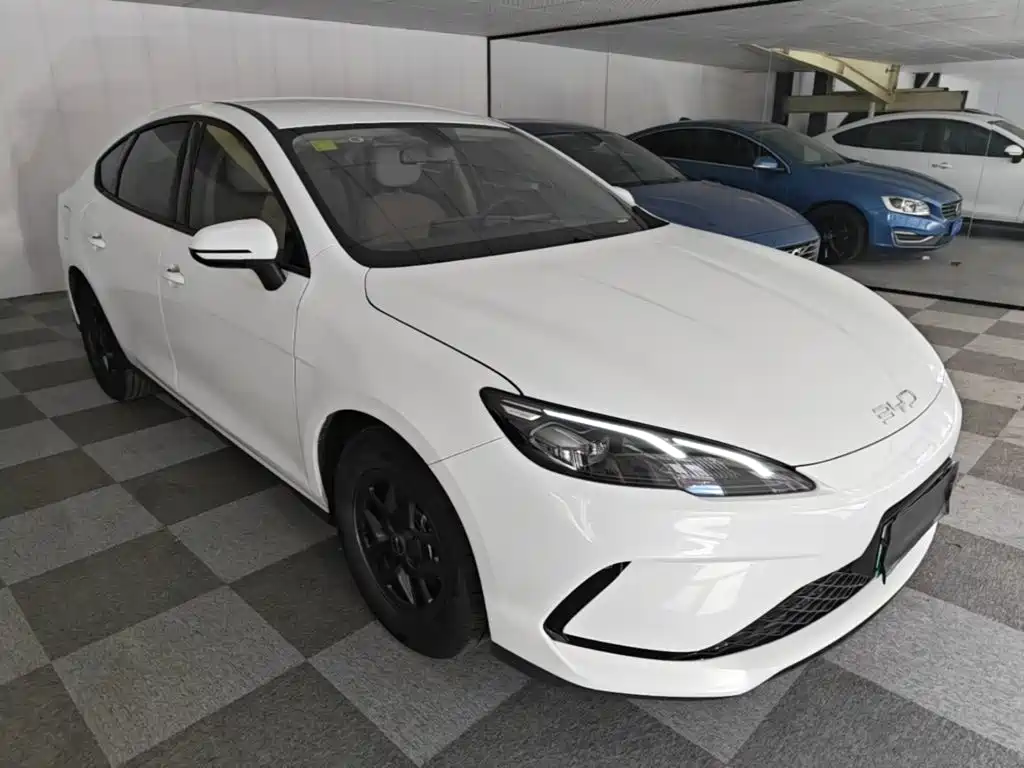 BYD Seal 05 DM-i — фото 3