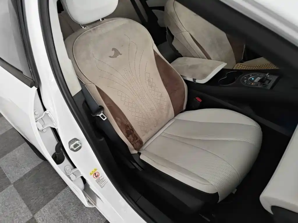 BYD Seal 05 DM-i — фото 24