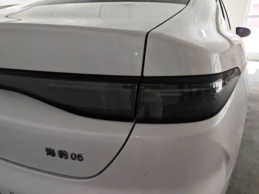 BYD Seal 05 DM-i — фото 7