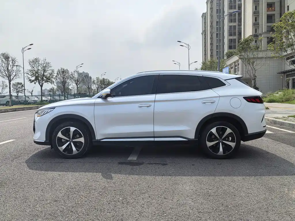 BYD PLUS New Energy — фото 7