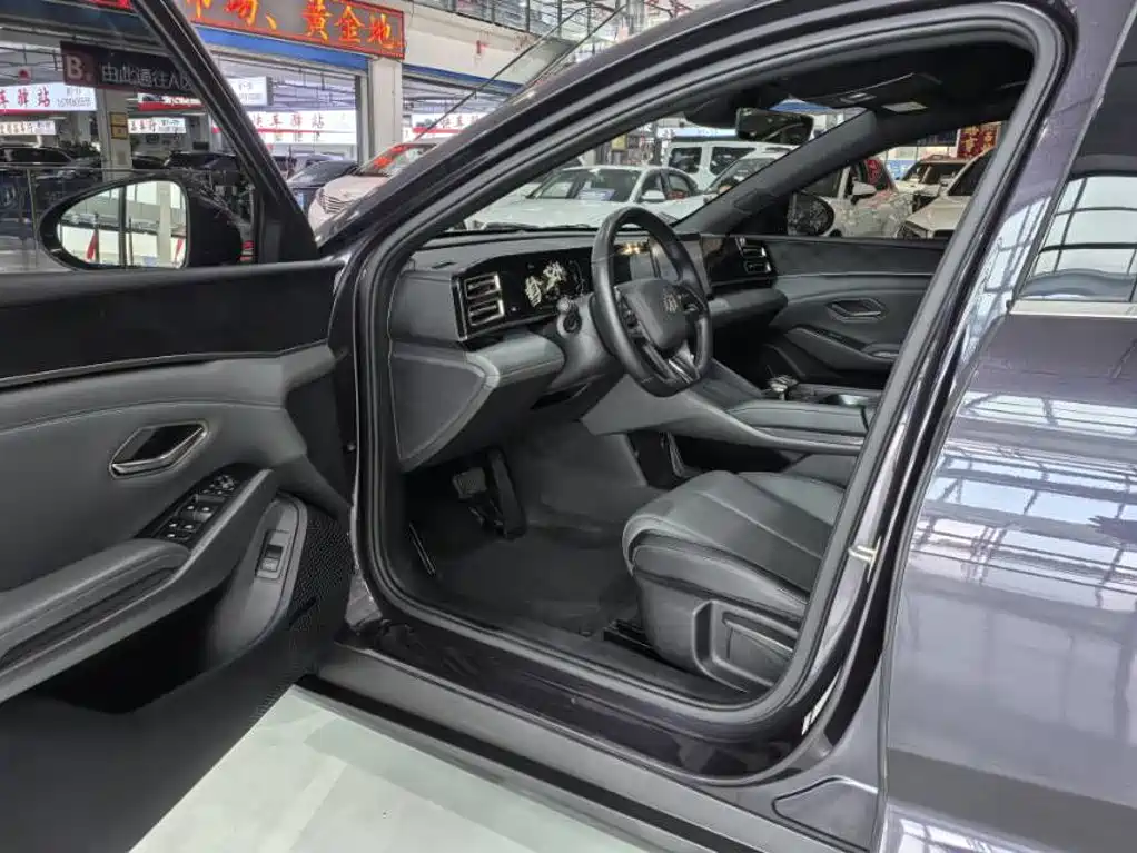 BYD Qin L — фото 7