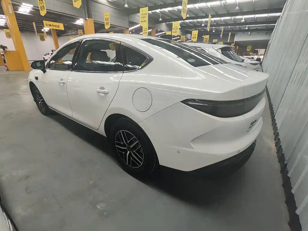 BYD Seal 05 DM-i — фото 6