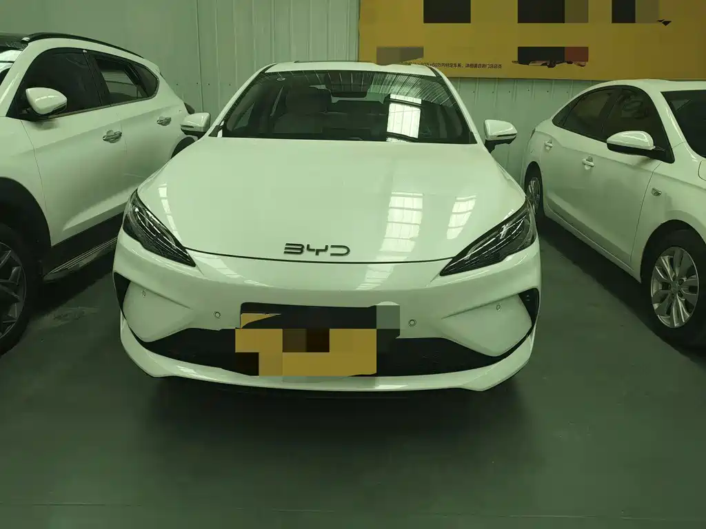 BYD Seal 05 DM-i — фото 8
