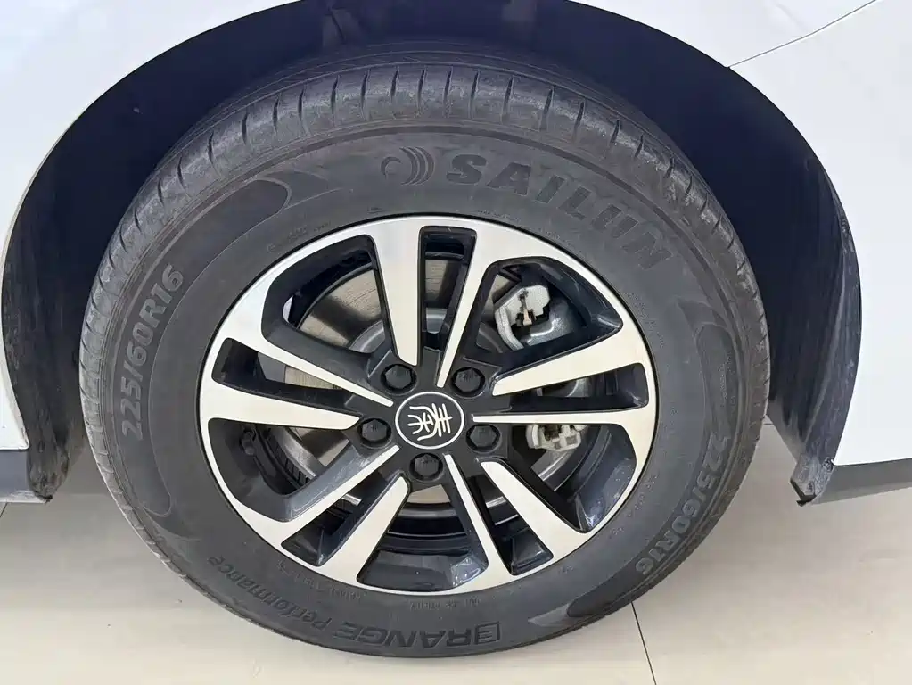BYD Qin PLUS — фото 13