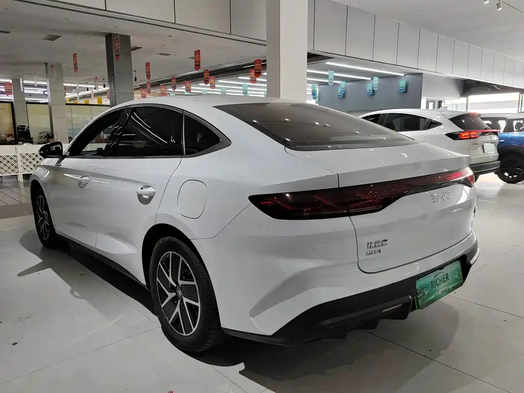 BYD Qin L — фото 7