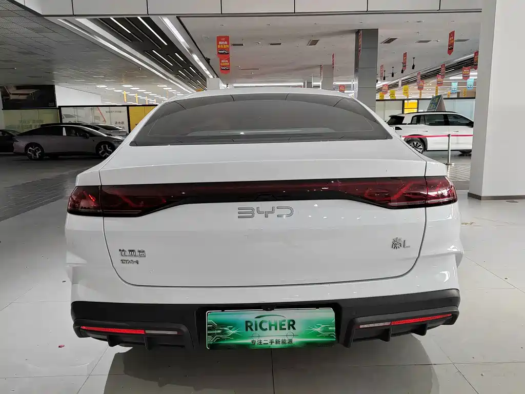 BYD Qin L — фото 8