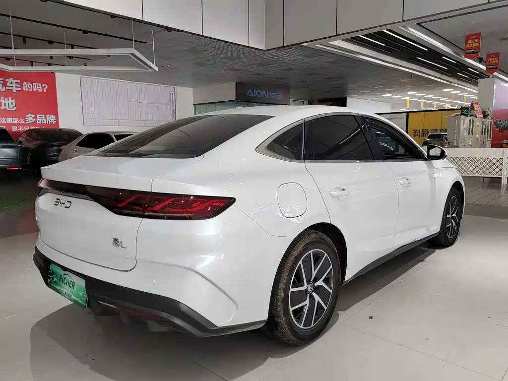 BYD Qin L — фото 9