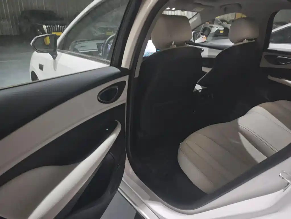 BYD Seal 05 DM-i — фото 7