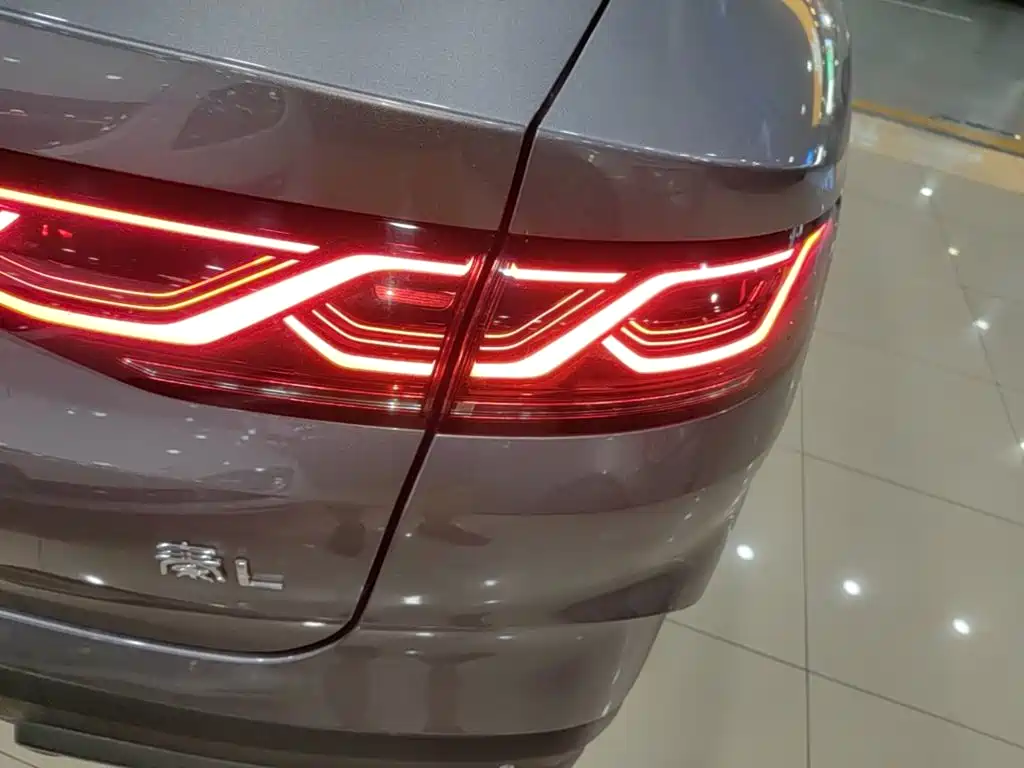 BYD Qin L — фото 7