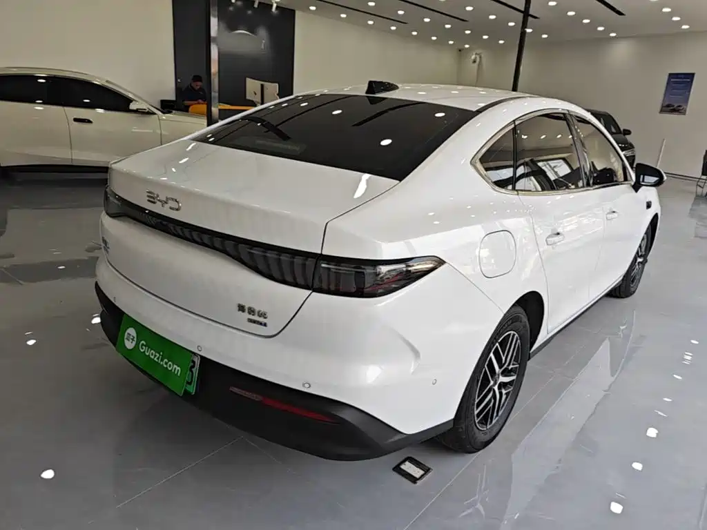 BYD Seal 05 DM-i — фото 6