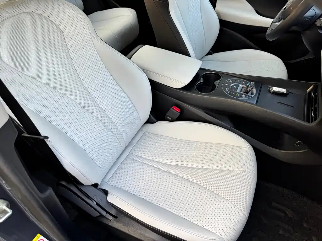 BYD Seal 05 DM-i — фото 14