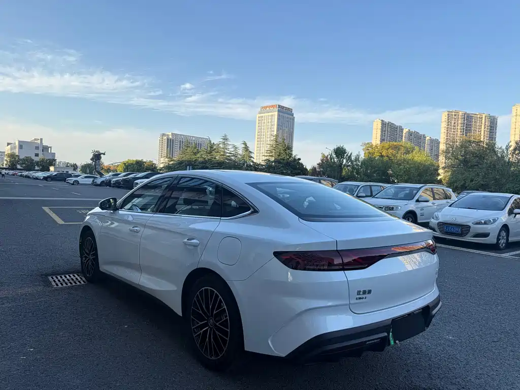 BYD Qin L — фото 20