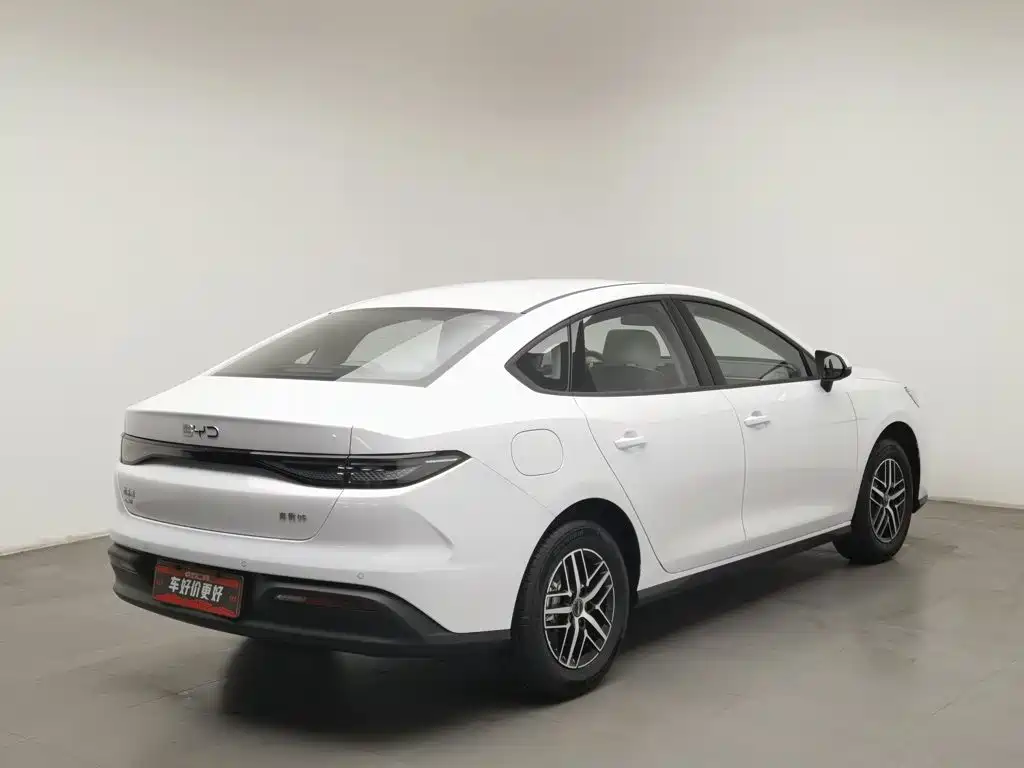 BYD Seal 05 DM-i — фото 2