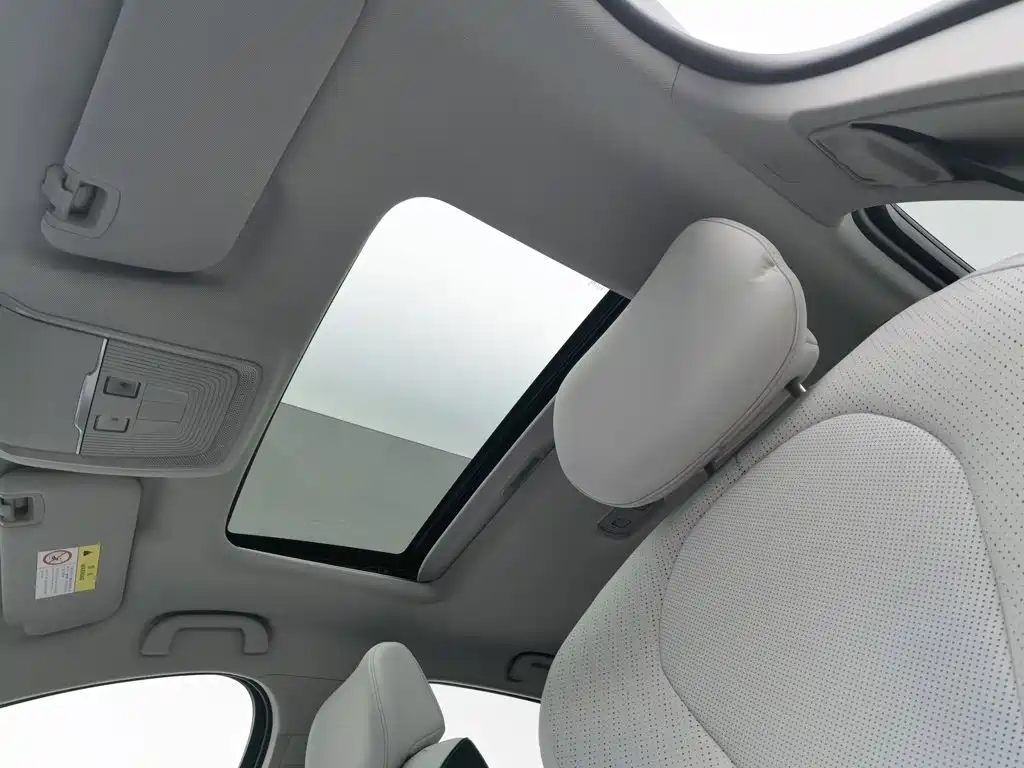 BYD Seal 05 DM-i — фото 14