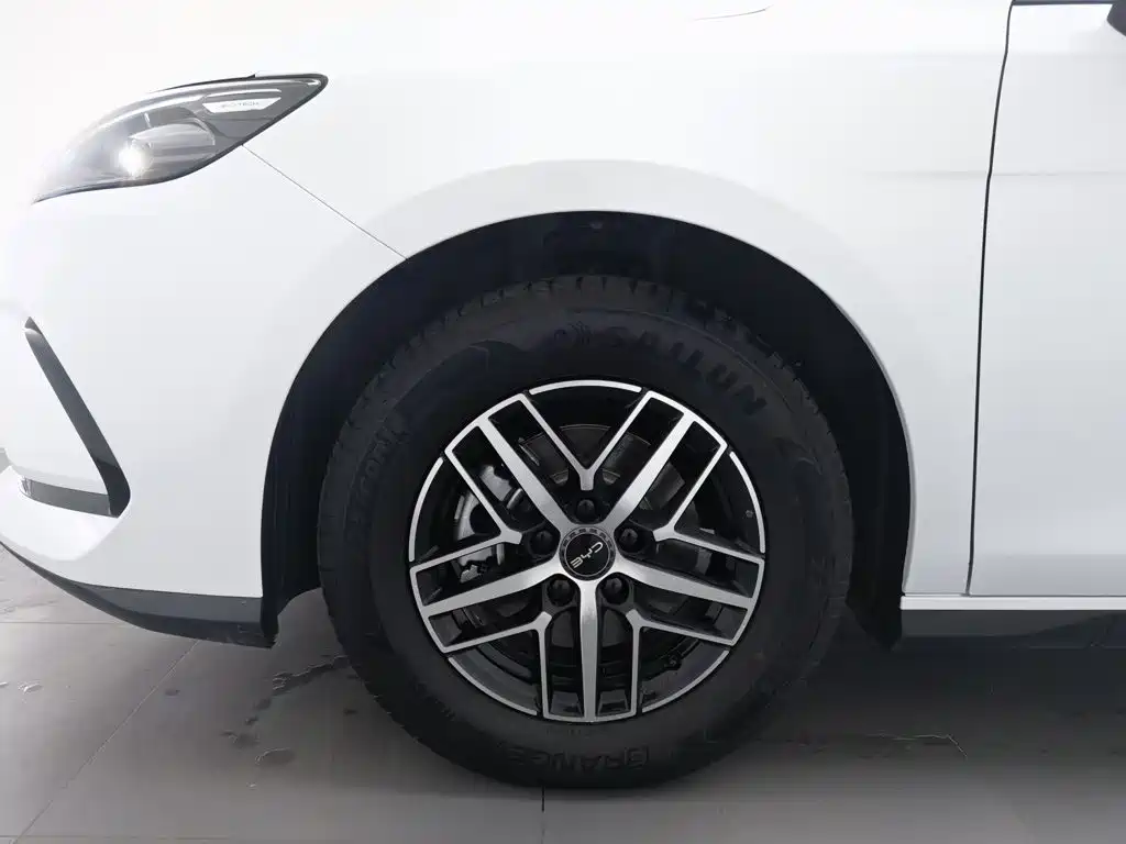 BYD Seal 05 DM-i — фото 17