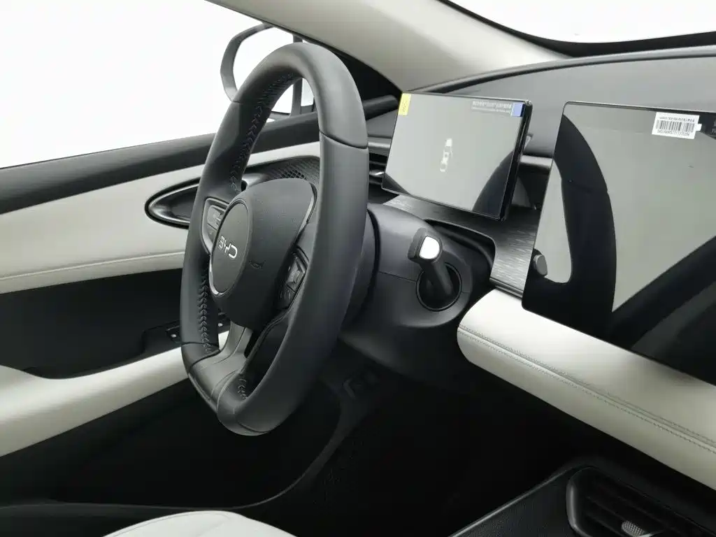 BYD Seal 05 DM-i — фото 22