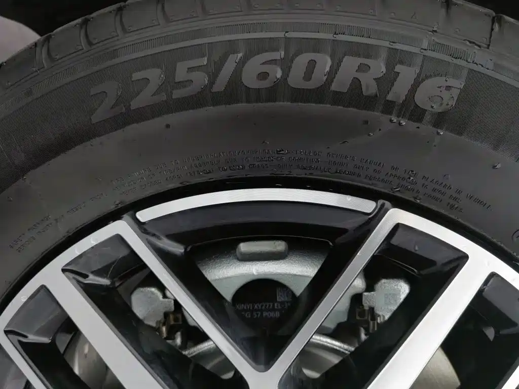 BYD Seal 05 DM-i — фото 24