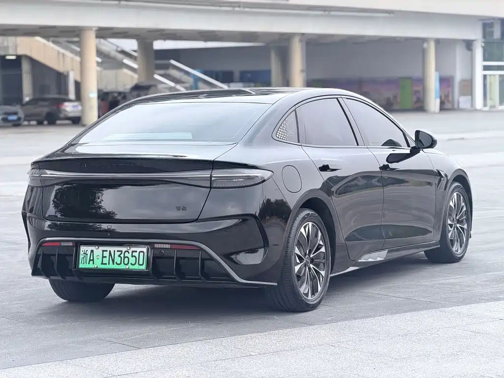 BYD Seal — фото 4