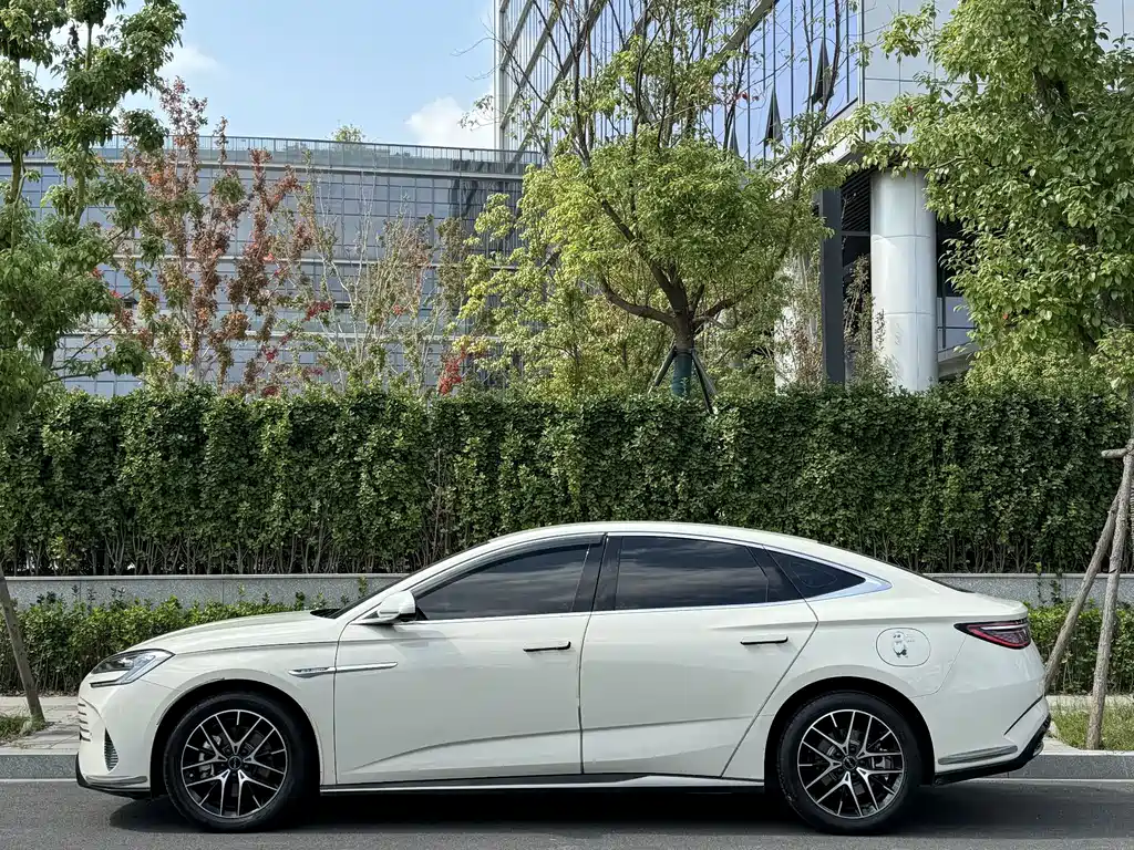 BYD Seal 07 DM-i — фото 8