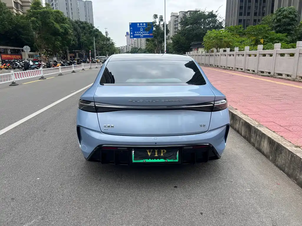 BYD Seal — фото 8