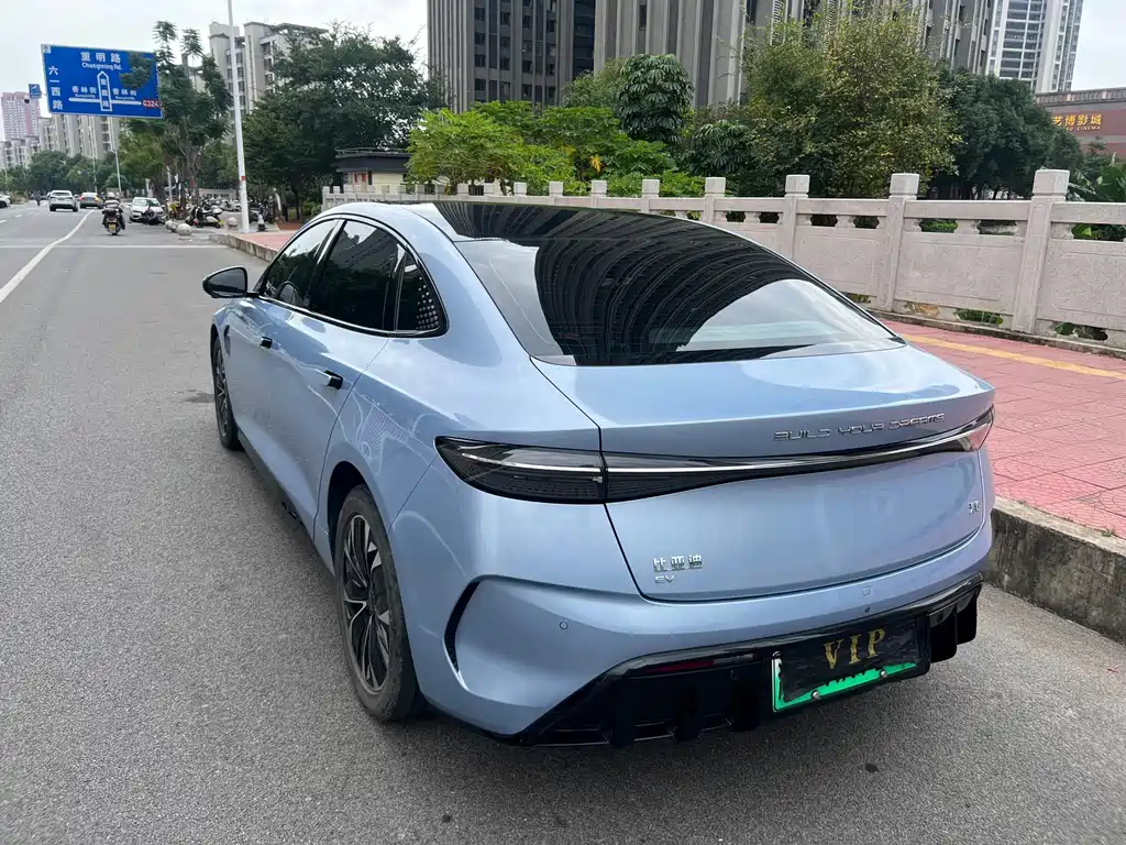 BYD Seal — фото 9