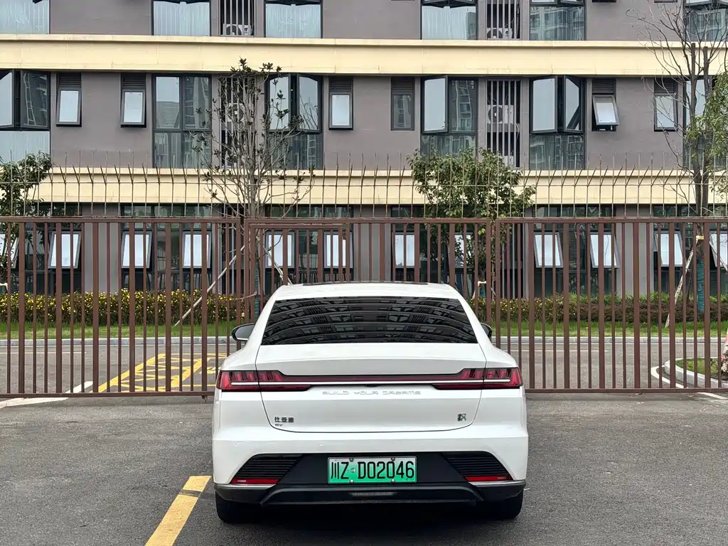 BYD Han — фото 17