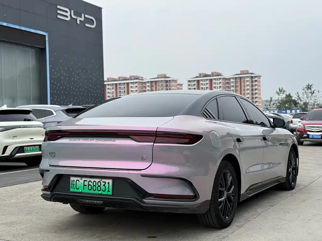 BYD Han — фото 11
