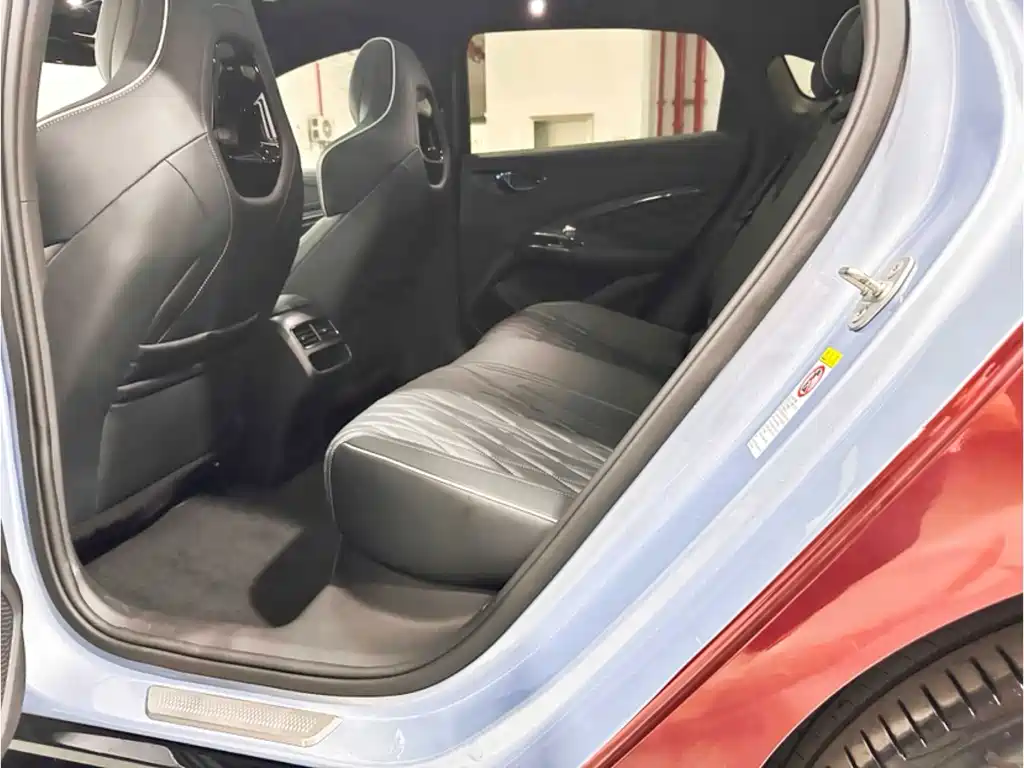 BYD Seal — фото 11