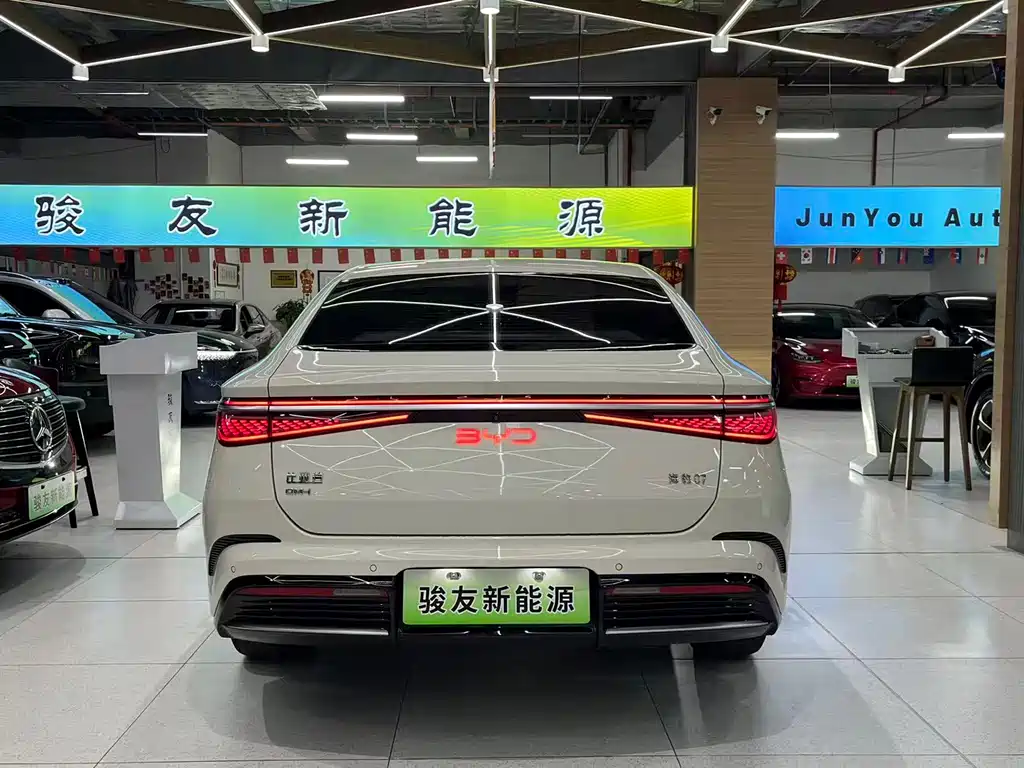 BYD Seal 07 DM-i — фото 8