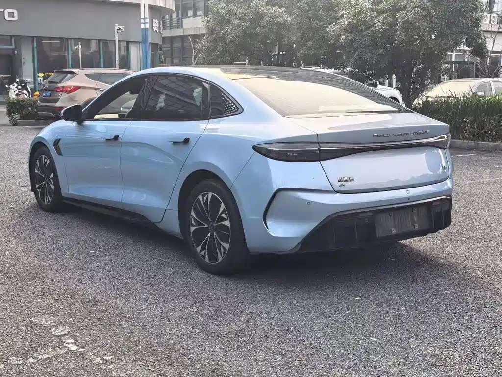 BYD Seal — фото 4