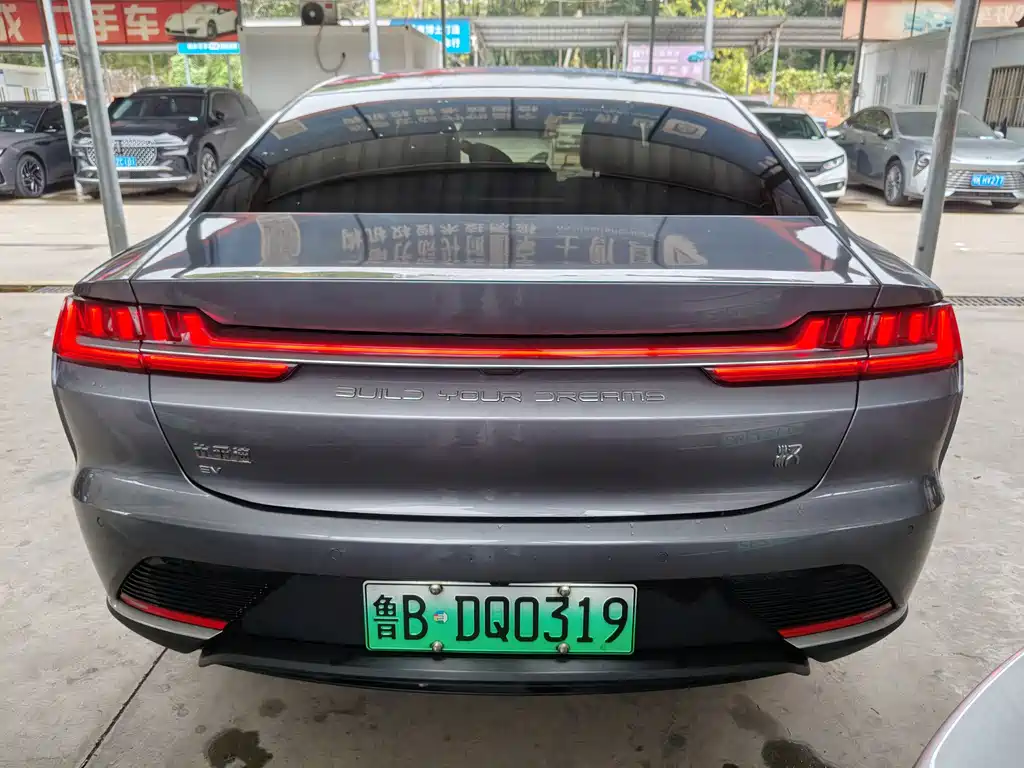 BYD Han — фото 10