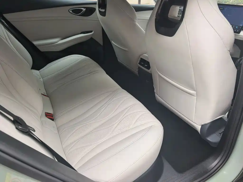 BYD Seal 06GT — фото 9