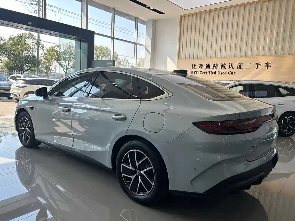 BYD Qin L — фото 7