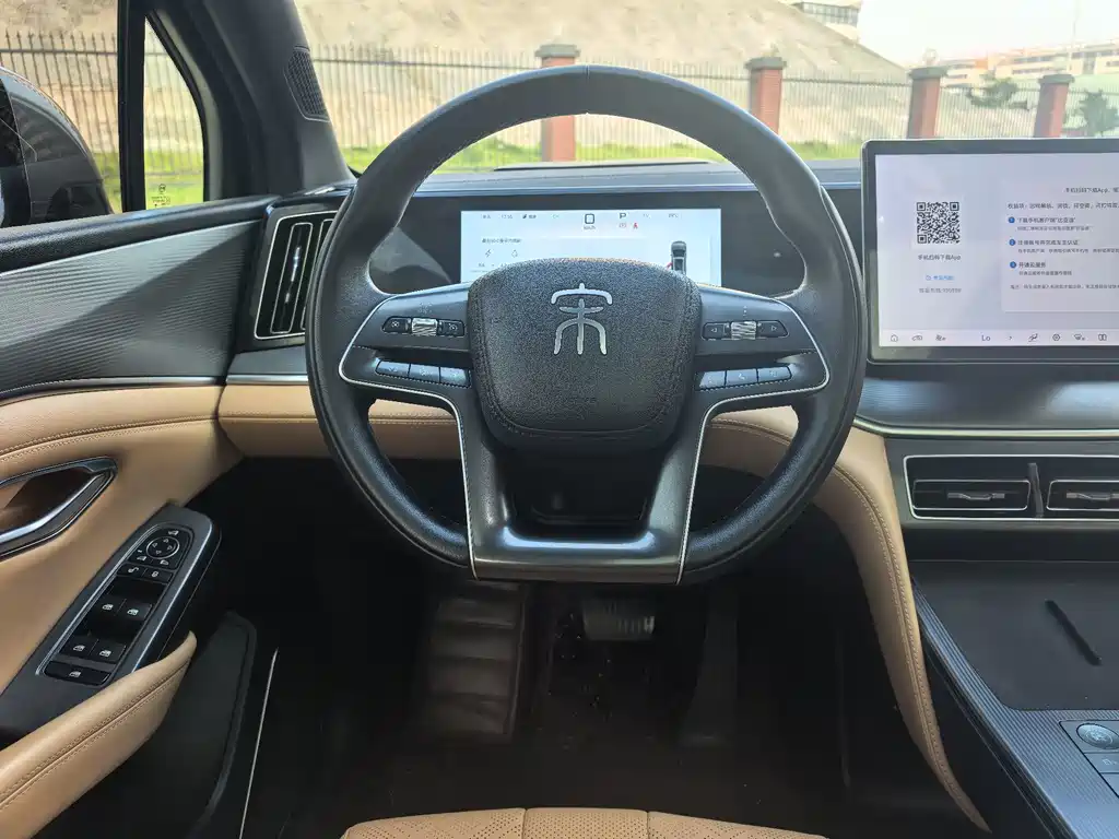 BYD L DM-i — фото 13