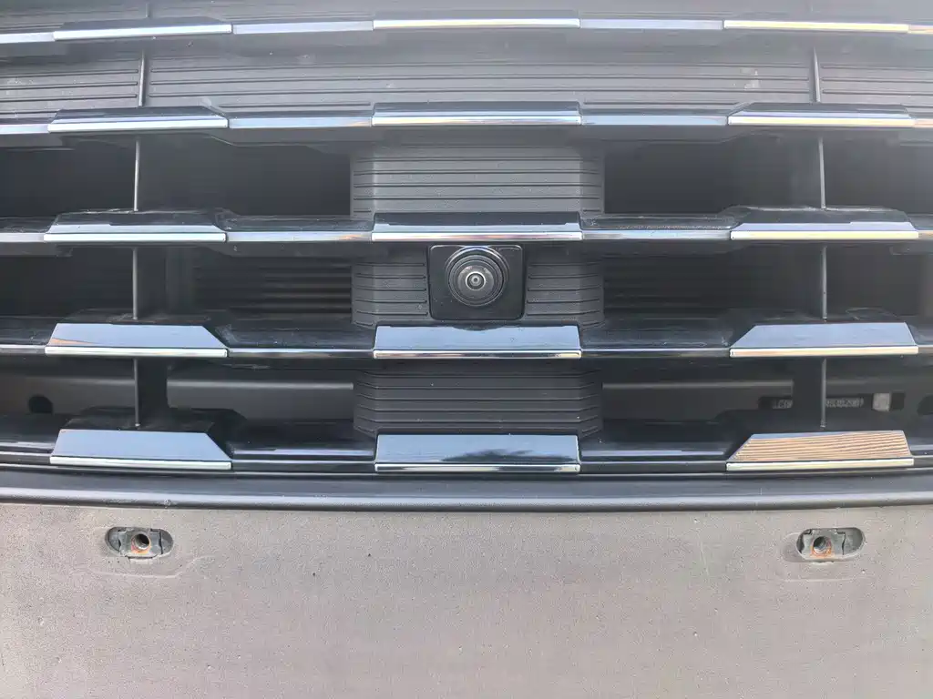 BYD L DM-i — фото 26