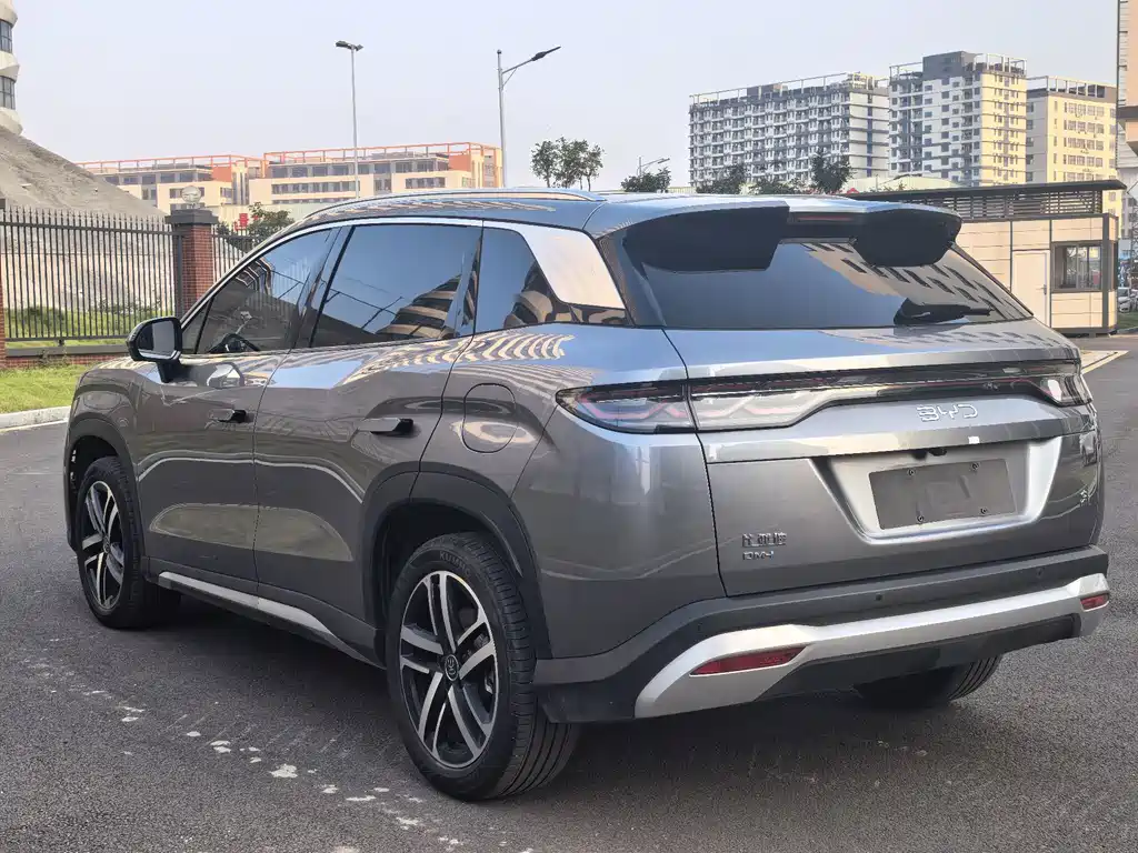 BYD L DM-i — фото 35