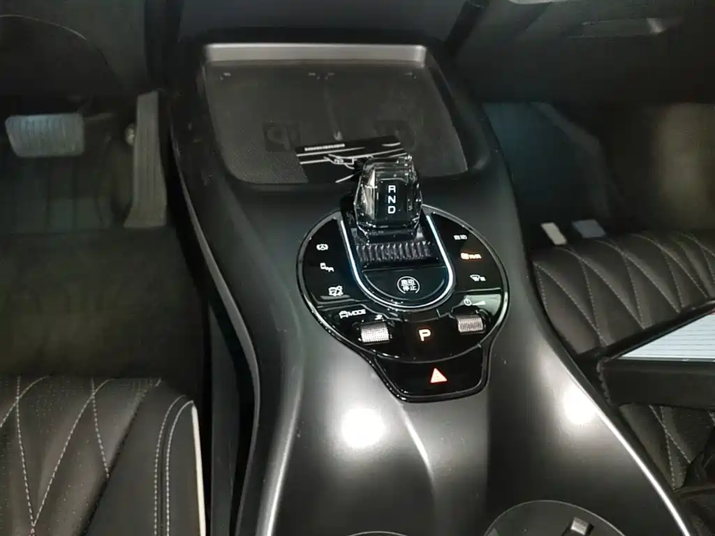 BYD Seal — фото 13