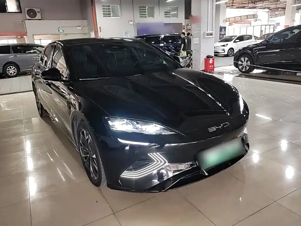 BYD Seal — фото 3