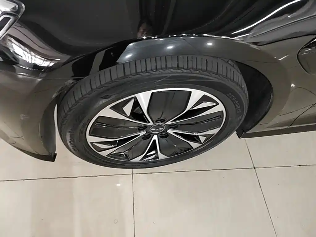 BYD Seal — фото 22