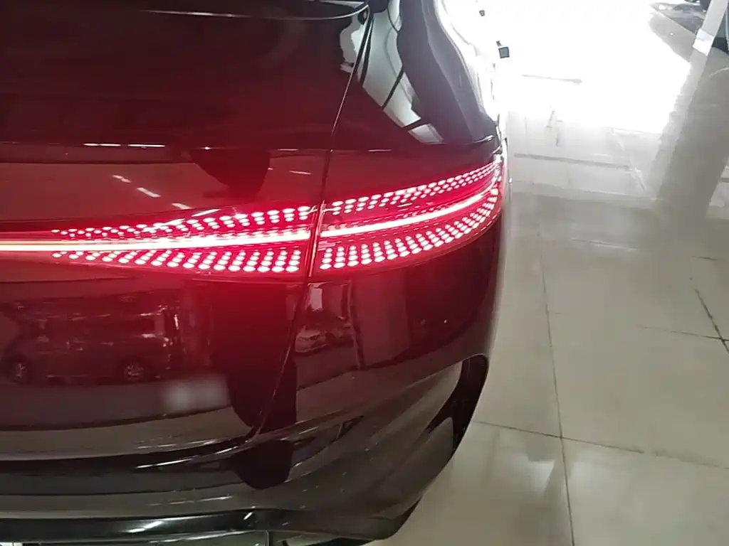 BYD Seal — фото 7