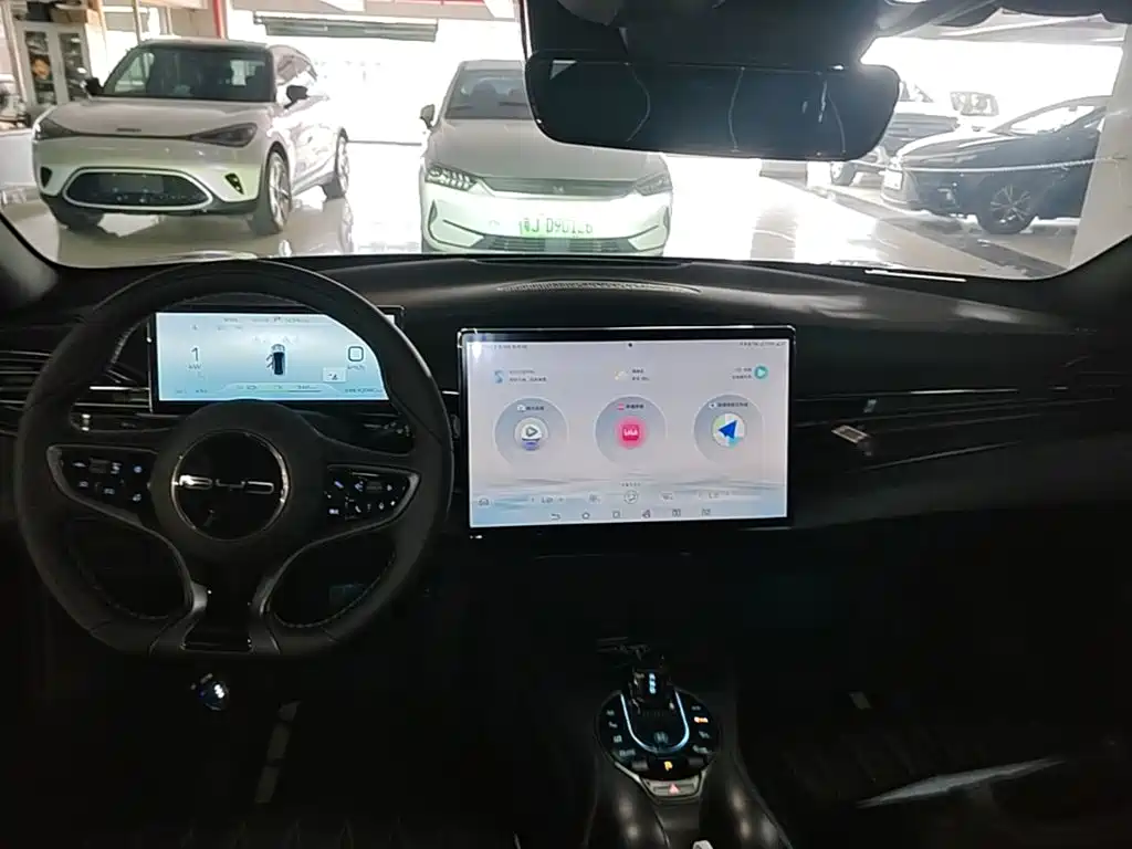 BYD Seal — фото 9