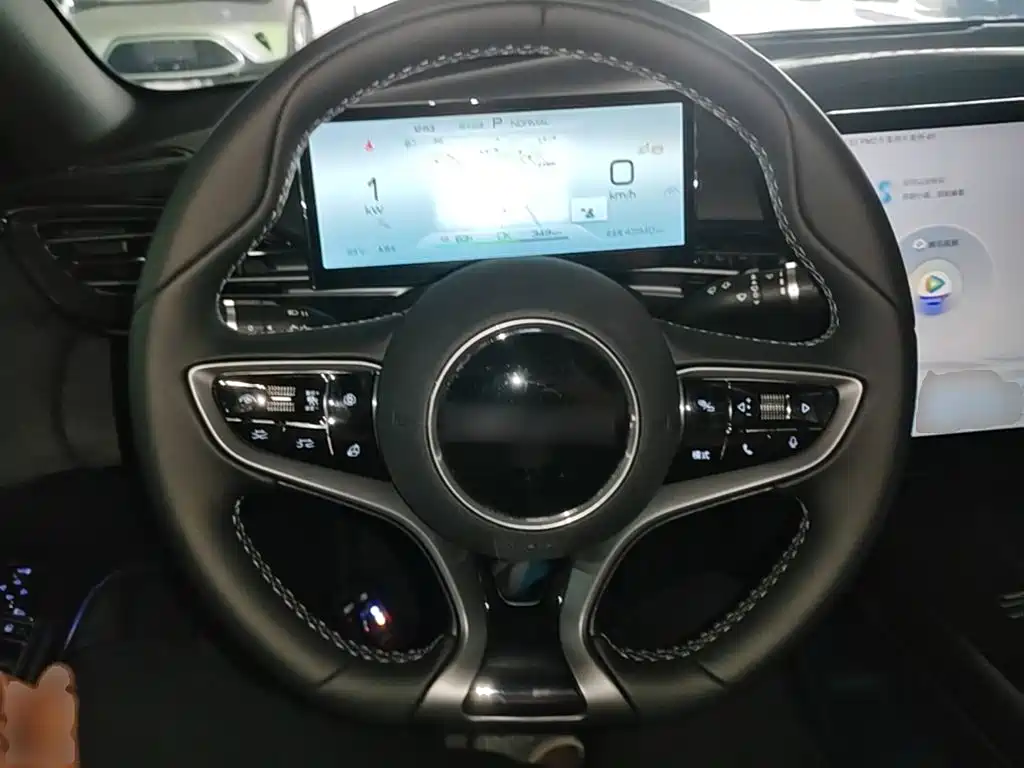BYD Seal — фото 10