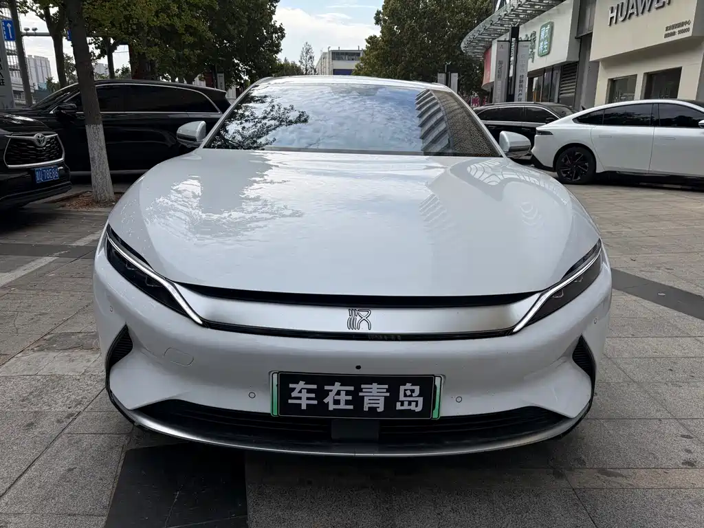 BYD Han — фото 2