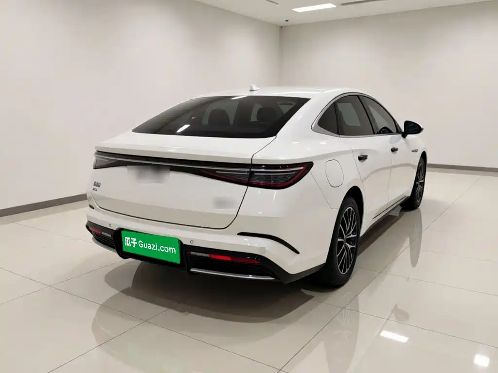 BYD Seal 07 DM-i — фото 6