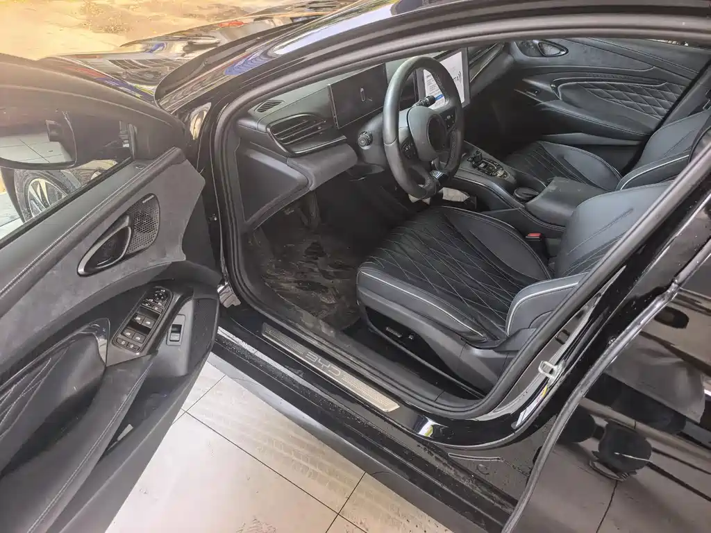 BYD Seal — фото 4
