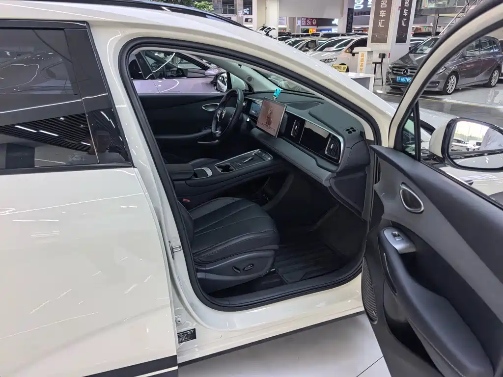 BYD Sealion 05 EV — фото 17